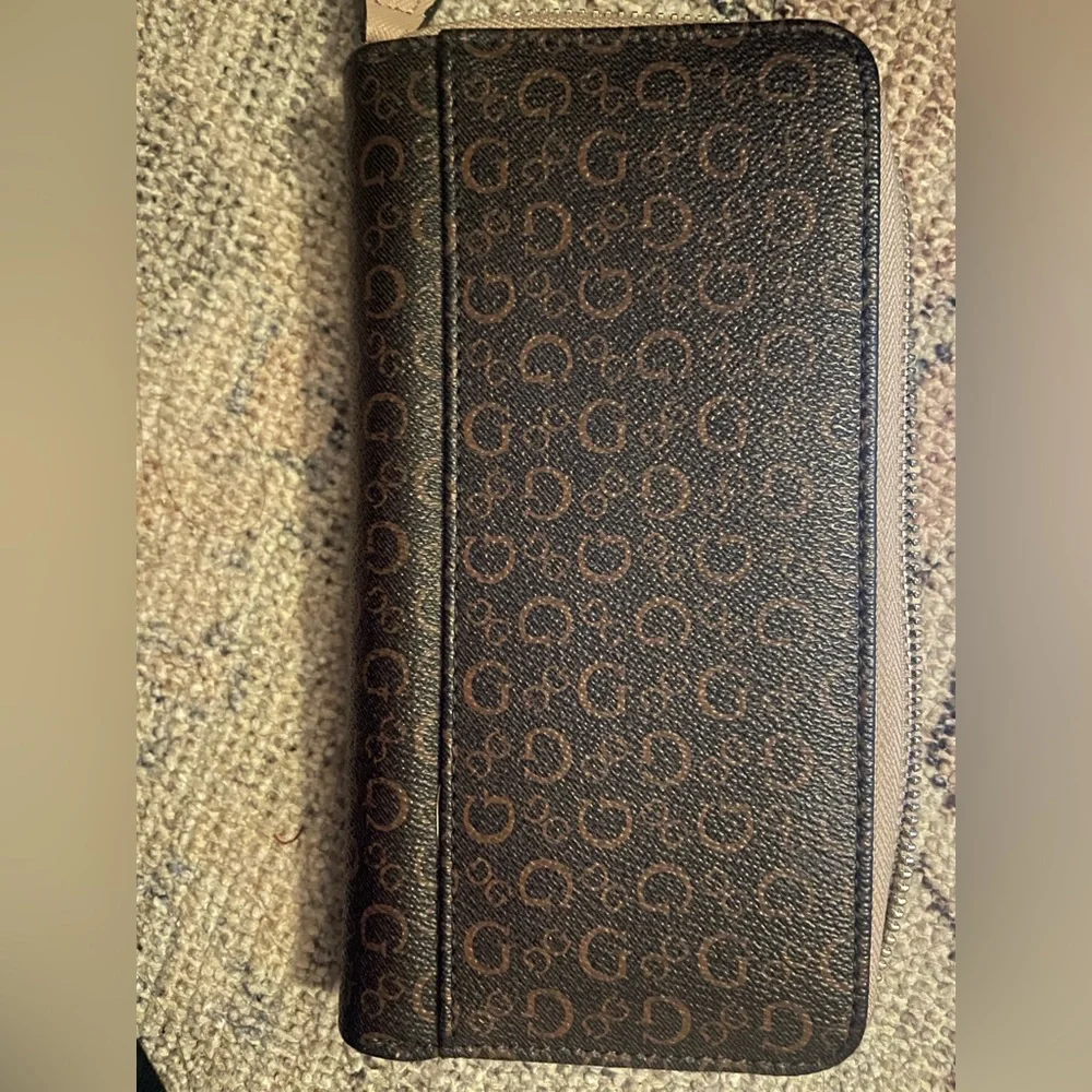 GUESS wallet - Picture 2 of 4